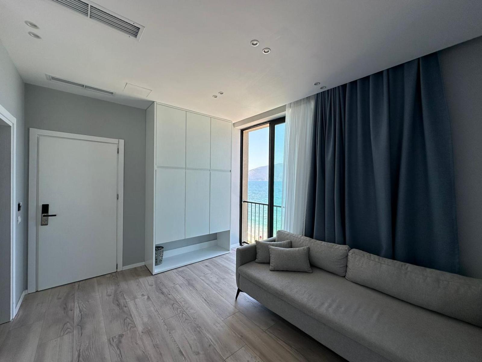 Hotel Dukes Albania à Radhimë Extérieur photo