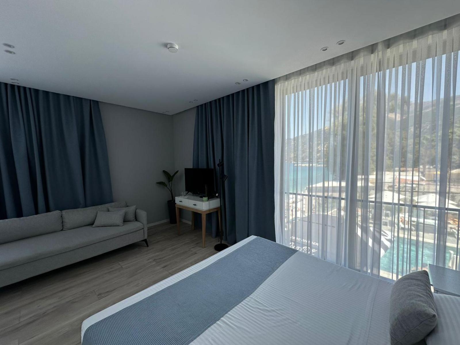Hotel Dukes Albania à Radhimë Extérieur photo
