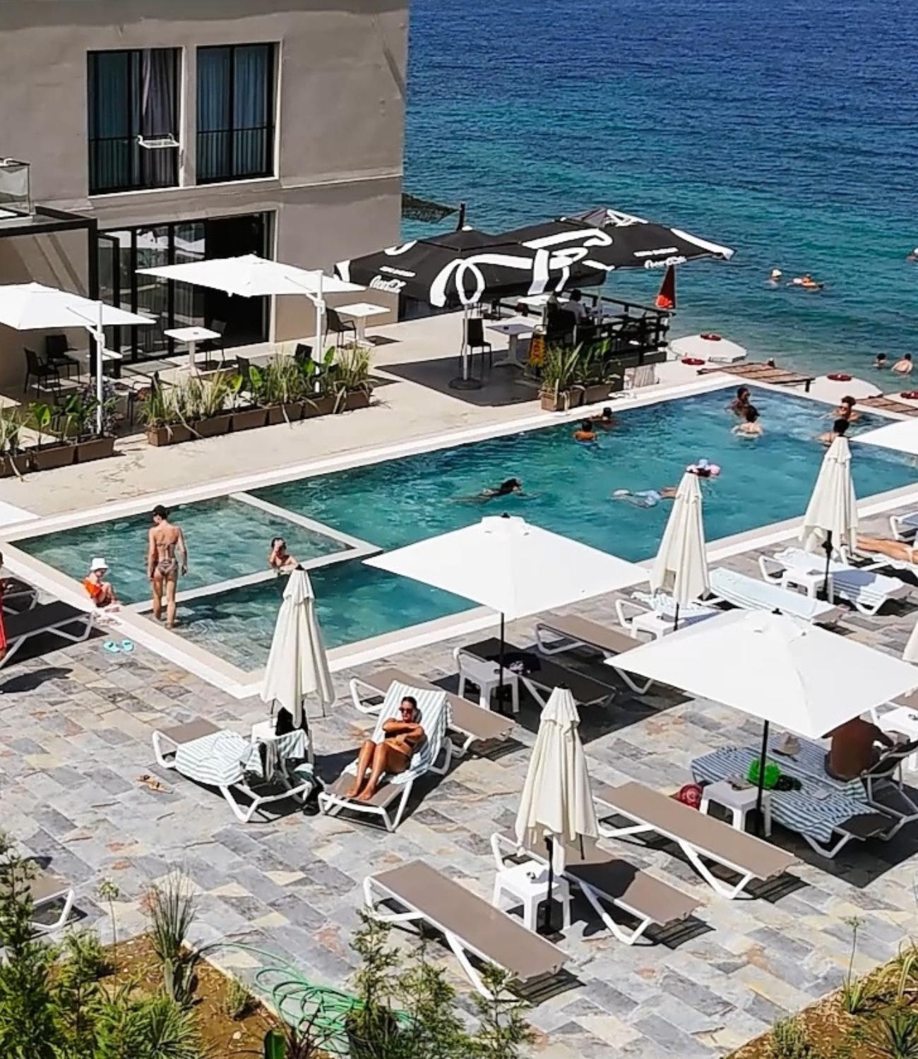 Hotel Dukes Albania à Radhimë Extérieur photo
